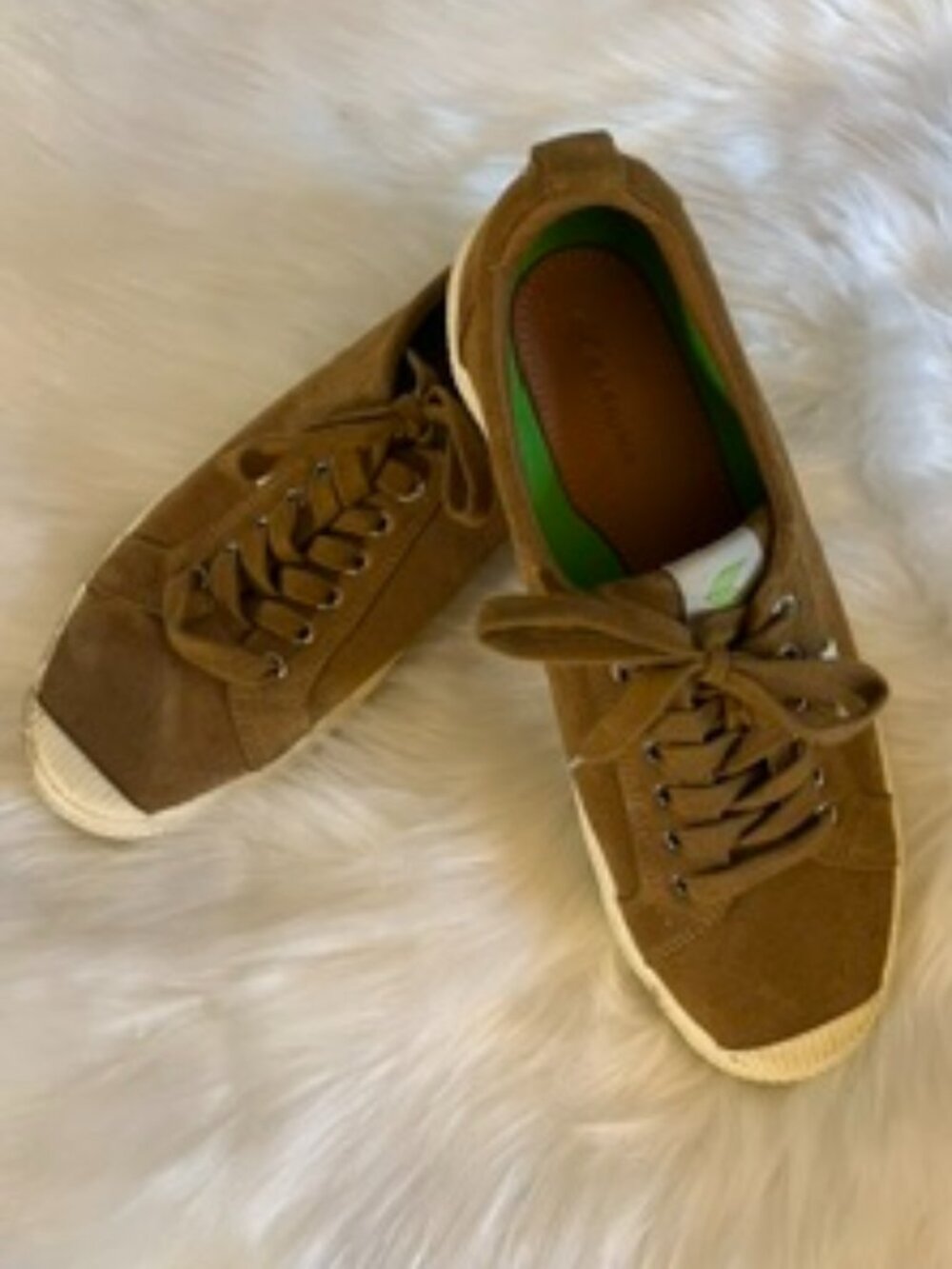 Men's Cariuma Suede Sneakers, Size 11. Like New!